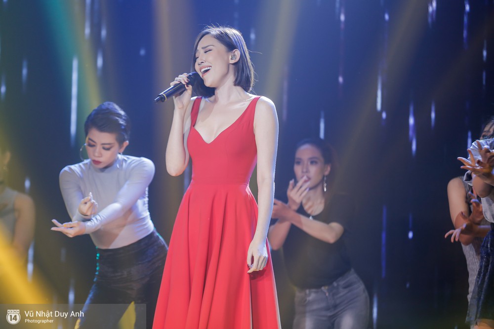 Lần đầu song ca đổi hit, Lam Trường - Noo Phước Thịnh cười trừ vì quên lời ca khúc Chạm khẽ tim anh một chút thôi - Ảnh 7. Lần đầu song ca đổi hit, Lam Trường - Noo Phước Thịnh cười trừ vì quên lời ca khúc Chạm khẽ tim anh một chút thôi - Ảnh 7.