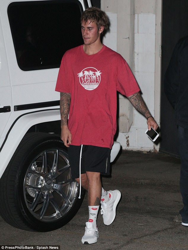 Đ&iacute;nh h&ocirc;n với Hailey, nhan sắc Justin Bieber thay đổi hẳn: Da l&aacute;ng, sạch r&acirc;u v&agrave; l&uacute;c n&agrave;o cũng tươi tắn hạnh ph&uacute;c - Ảnh 1.