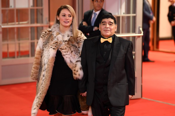Huyền thoại Maradona lại gây bão sau màn xúc phạm cháu trai - Ảnh 2.