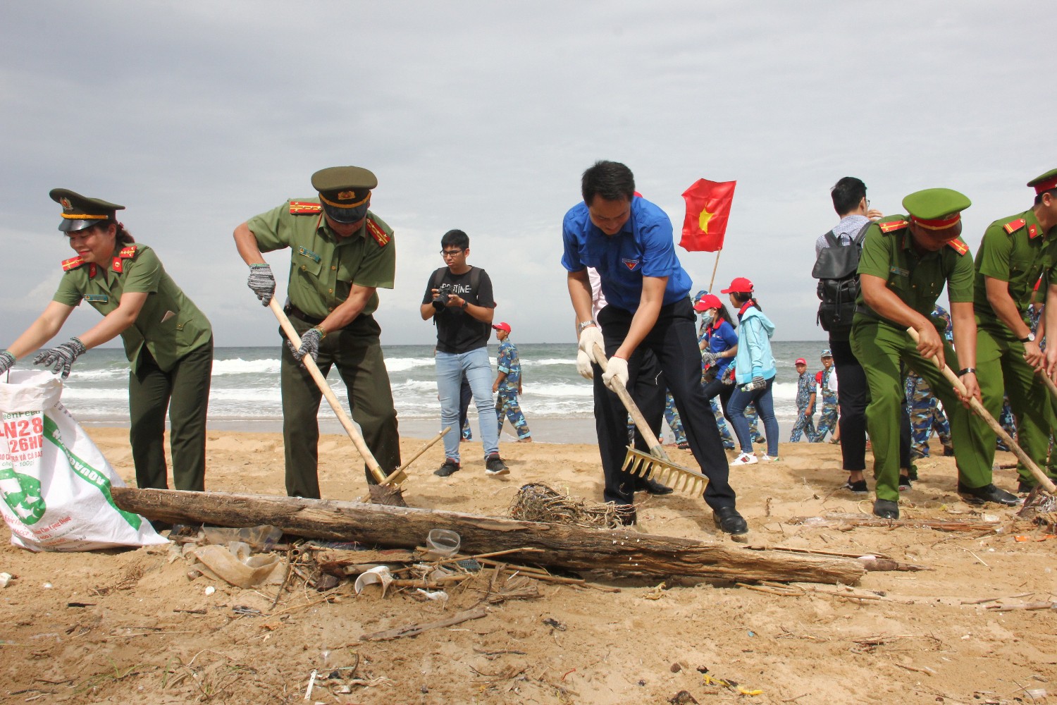 Lễ ra quân Chiến dịch Hãy làm sạch biển năm 2018 - Ảnh 3.