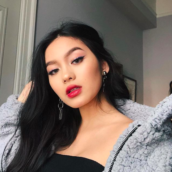 Sinh năm 1999 nhưng nàng beauty blogger gốc Việt này đã khiến bao người mê mẩn bởi vẻ ngoài cực Tây - Ảnh 1.