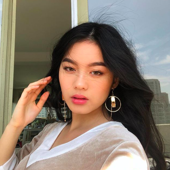 Sinh năm 1999 nhưng nàng beauty blogger gốc Việt này đã khiến bao người mê mẩn bởi vẻ ngoài cực Tây - Ảnh 2.