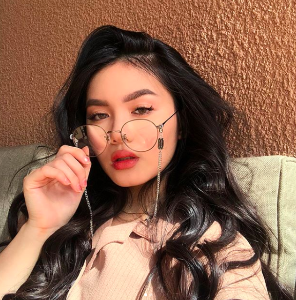 Sinh năm 1999 nhưng nàng beauty blogger gốc Việt này đã khiến bao người mê mẩn bởi vẻ ngoài cực Tây - Ảnh 17.