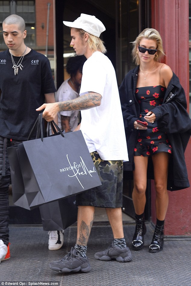 Justin Bieber tươi cười cực hạnh phúc và dễ thương hơn bao giờ hết khi ở bên Hailey Baldwin - Ảnh 9.