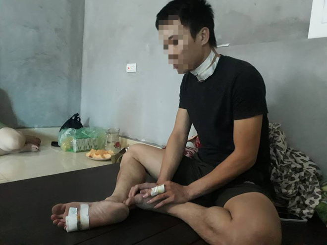 Lời kể của t&agrave;i xế taxi ở H&agrave; Nội bị nam h&agrave;nh kh&aacute;ch cứa cổ trong đ&ecirc;m - Ảnh 1.