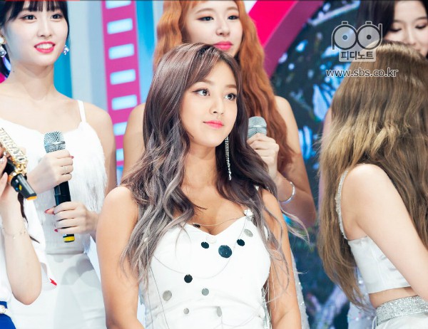 Chuyện chẳng ai ngờ: Thành viên từng kém sắc nhất TWICE nay lại đẹp và sexy như Tây, vượt mặt mỹ nhân cùng nhóm - Ảnh 5.