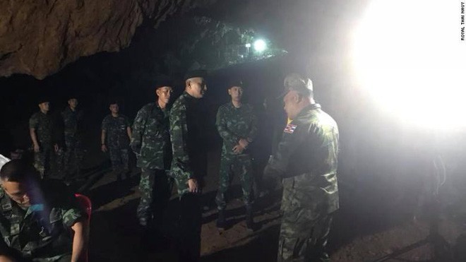 Toàn cảnh sự kiện giải cứu đội bóng Thái Lan mắc kẹt trong hang động - Ảnh 5.