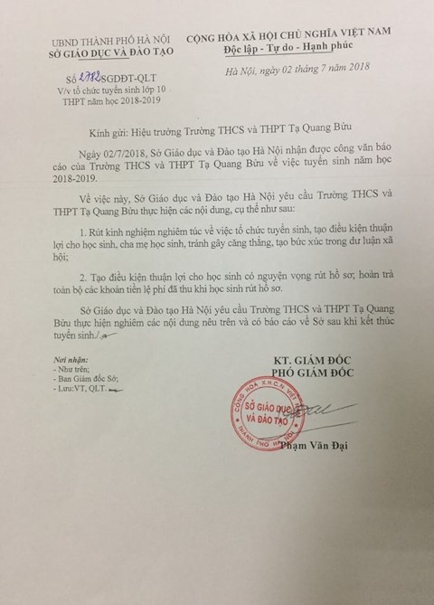 Sở GD&ĐT Hà Nội yêu cầu trường Tạ Quang Bửu trả lại lệ phí đã thu khi học sinh rút hồ sơ - Ảnh 1.