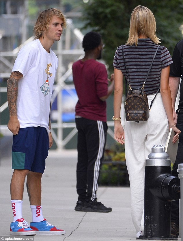 Justin Bieber và Hailey Baldwin dắt nhau đi gặp mục sư chuẩn bị tổ chức đám cưới - Ảnh 7.