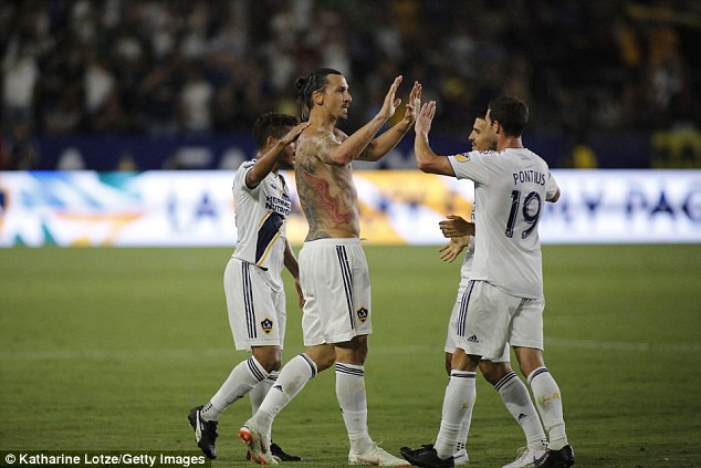 Ibrahimovic lập hat-trick đẳng cấp tr&ecirc;n đất Mỹ - Ảnh 4.