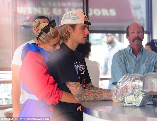 Đây là bằng chứng Justin Bieber và Hailey Baldwin đã bí mật kết hôn? - Ảnh 5.