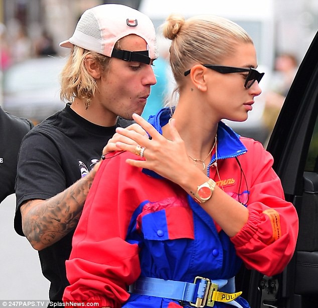 Đây là bằng chứng Justin Bieber và Hailey Baldwin đã bí mật kết hôn? - Ảnh 1.