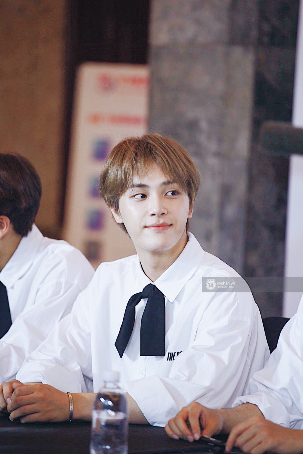 Fansign đầu tiên của EXID, The Boyz tại Việt Nam: Hani đẹp xứng danh nữ thần, dàn mỹ nam mỹ nữ cười thả ga với fan - Ảnh 34. Fansign đầu tiên của EXID, The Boyz tại Việt Nam: Hani đẹp xứng danh nữ thần, dàn mỹ nam mỹ nữ cười thả ga với fan - Ảnh 34.