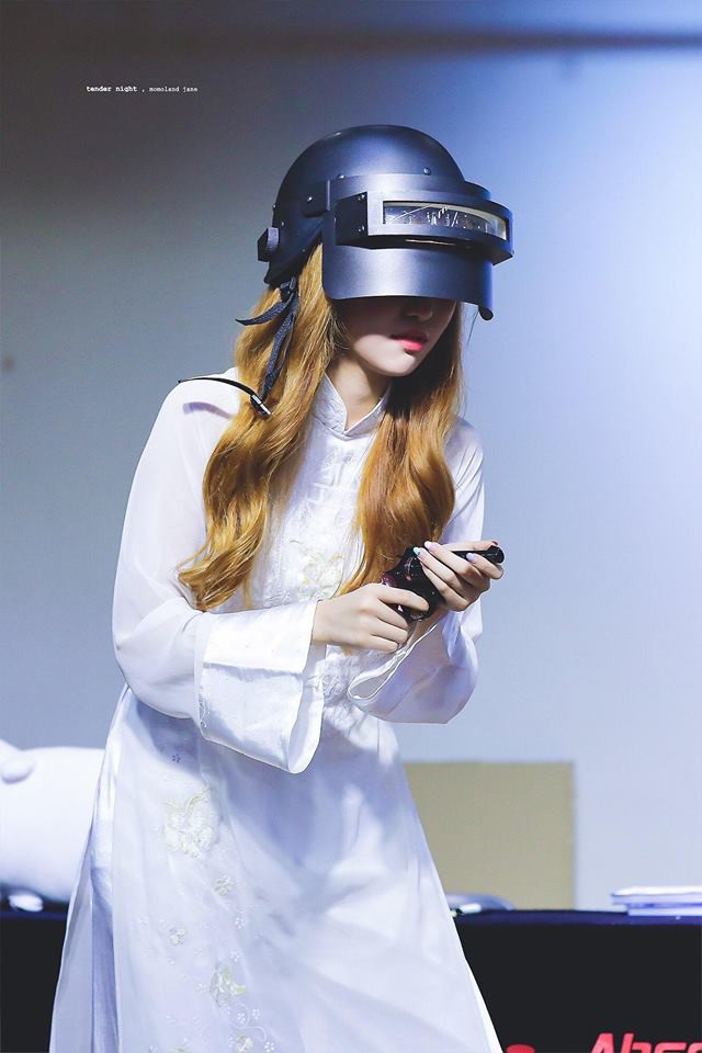 Hết mang vào MV 60 triệu view, mỹ nhân của Momoland gây sốt vì không ngờ mặc áo dài đẹp thế này đến fansign - Ảnh 11.