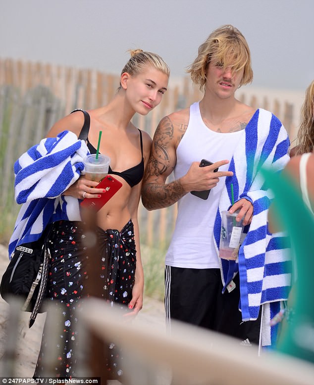 Hailey Baldwin diện áo tắm khoe vòng 1 gợi cảm, hẹn hò hạnh phúc bên Justin Bieber - Ảnh 5.