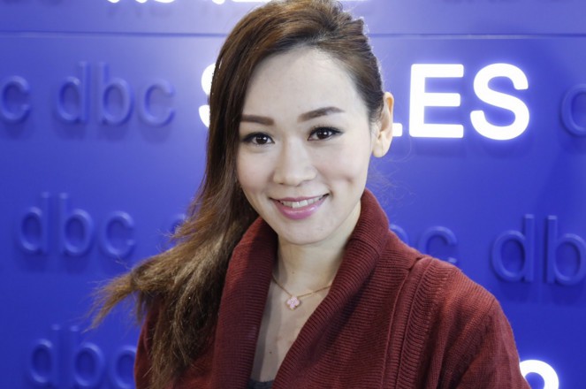 Hoa hậu Dương Tư Kỳ từ mẹ đơn thân sự nghiệp xuống dốc trở thành nữ đại gia mới của Hong Kong - Ảnh 2.