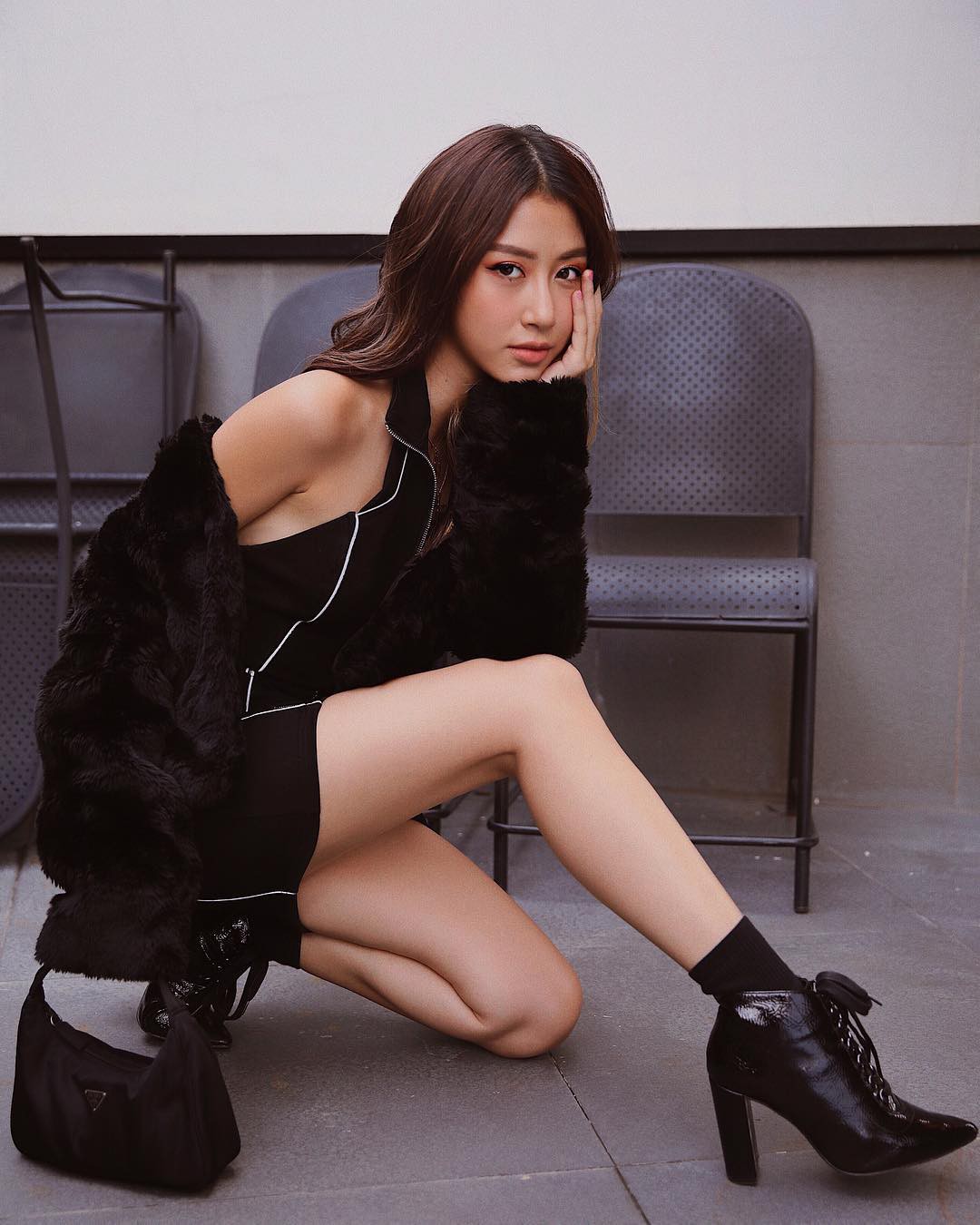 Khi Quỳnh Anh Shyn gợi ý outfit cho ngày hè, dân tình không rõ cô nàng thật lòng hay đang troll cả Hà Nội - Ảnh 3.