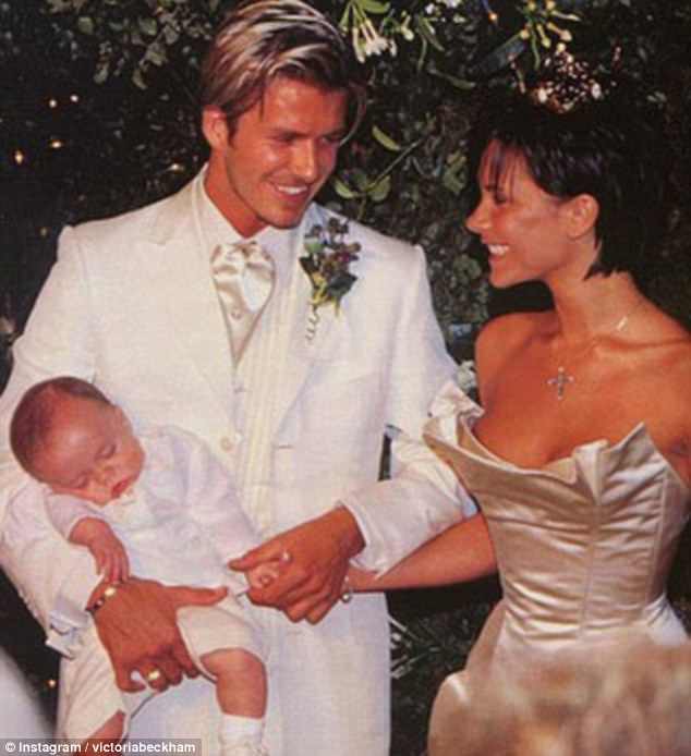 Vợ chồng Beckham khoe ảnh mừng kỷ niệm 19 năm ngày cưới bằng buổi hẹn hò lãng mạn - Ảnh 2.
