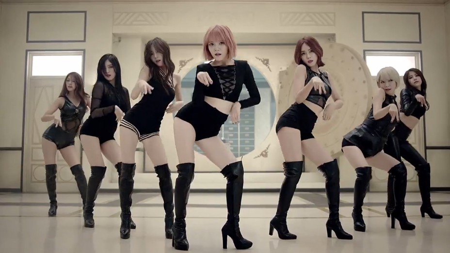 Các girlgroup chuyển từ ngoan hiền sang sexy nghẹt thở: Người một bước thành tiên, kẻ hở bạo vẫn chìm nghỉm - Ảnh 8.