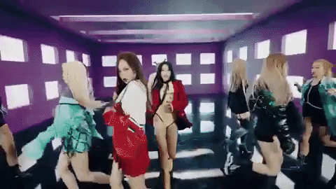 Các girlgroup chuyển từ ngoan hiền sang sexy nghẹt thở: Người một bước thành tiên, kẻ hở bạo vẫn chìm nghỉm - Ảnh 14.