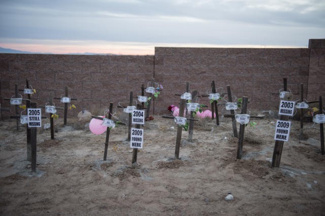 Vụ thảm sát bí ẩn West Mesa: Nhiều mẩu xương được phát hiện gần khu mộ của 11 phụ nữ bị sát hại, cảnh sát nghi ngờ còn nhiều nạn nhân khác chưa được tìm thấy - Ảnh 2.