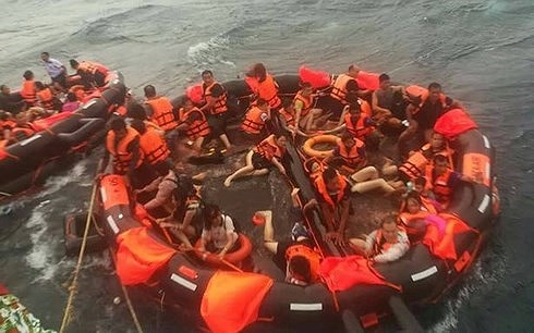 Vụ lật thuyền ở Thái Lan: Không nhiều hy vọng thấy thêm người sống sót - Ảnh 1.