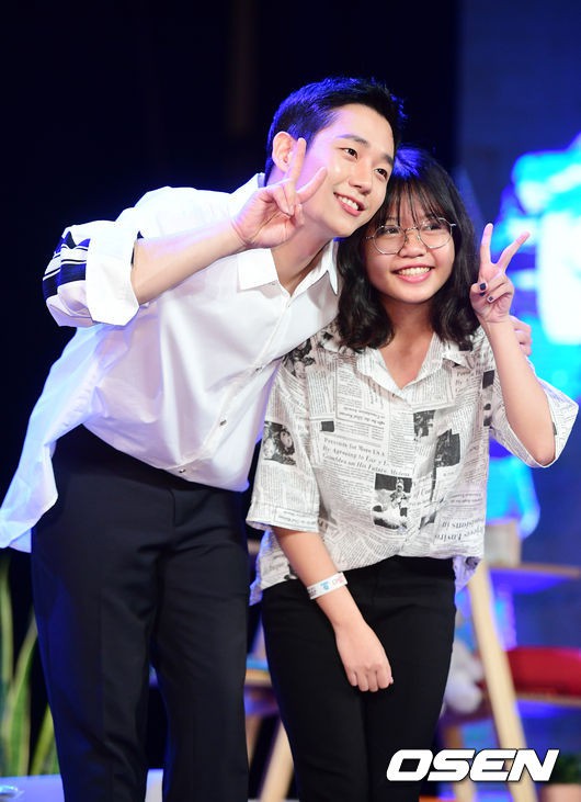 B&aacute;o H&agrave;n tung ảnh fanmeeting Jung Hae In tại Việt Nam: T&agrave;i tử điển trai kh&oacute; cưỡng, quẩy nhiệt c&ugrave;ng fan Việt - Ảnh 12.