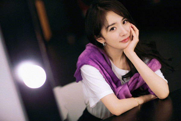 Xem đến Phù Dao phải công nhận một điều: Từ bây giờ, đừng gọi Dương Mịch là “nữ hoàng phim rác” nữa! - Ảnh 1. Nguyễn Kinh Thiên vẻ mặt gian xảo đáng yêu khi gặp Dương Mịch trong phim Phù Dao hoàng hậu