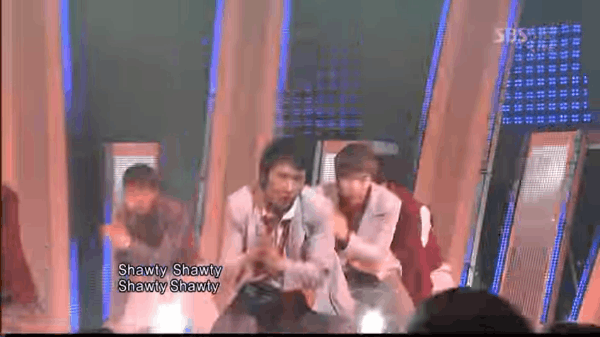 Nhờ lí do bất ngờ này mà Super Junior mới có vũ đạo xoa tay Sorry Sorry - Ảnh 1.