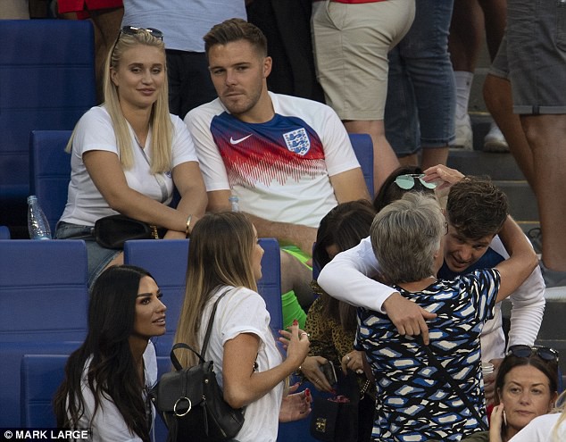 Cầu thủ Anh được bạn gái “thưởng nóng” khi đoạt vé vào bán kết - Ảnh 8.