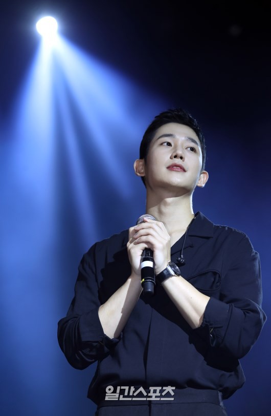 B&aacute;o H&agrave;n tung ảnh fanmeeting Jung Hae In tại Việt Nam: T&agrave;i tử điển trai kh&oacute; cưỡng, quẩy nhiệt c&ugrave;ng fan Việt - Ảnh 7.