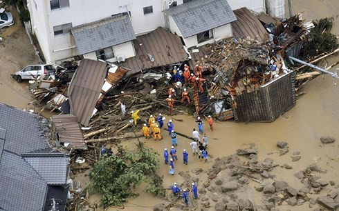 Số người thiệt mạng do mưa lũ tại Nhật Bản tăng nhanh - Ảnh 1.