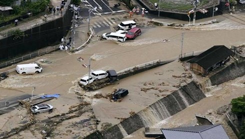 Số người thiệt mạng do mưa lũ tại Nhật Bản tăng nhanh - Ảnh 2.