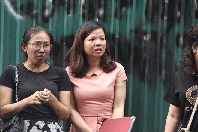 H&agrave; Nội: Trụ sở c&ocirc;ng ty bốc ch&aacute;y, h&agrave;ng chục nh&acirc;n vi&ecirc;n kh&oacute;c th&eacute;t, nh&aacute;o nh&agrave;o th&aacute;o chạy - Ảnh 1.