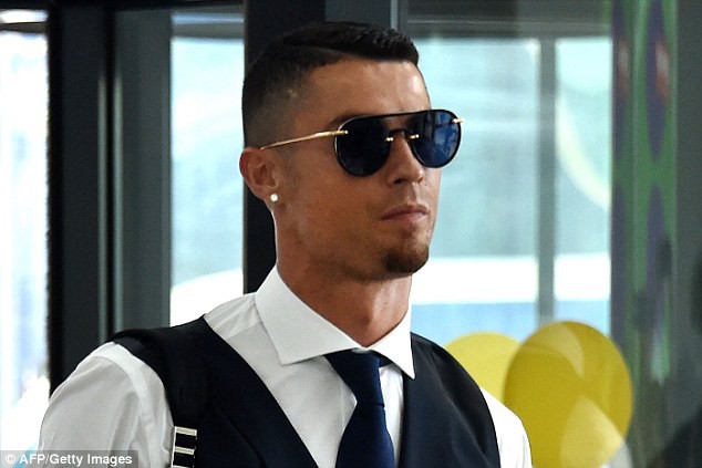 Ronaldo từ chối “cơn mưa tiền” từ Trung Quốc, trên đường gia nhập Juventus - Ảnh 2.