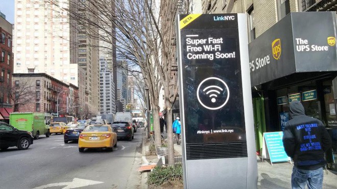 Giữa nắng nóng, dân New York còn bị chơi khăm bởi nhạc xe kem phát ra từ các trạm Wi-Fi công cộng - Ảnh 1.