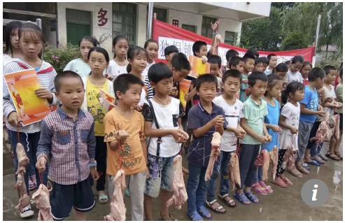 Vừa cảm động vừa thực tế: Học sinh giỏi ở Trung Quốc được nh&agrave; trường thưởng 600g thịt lợn - Ảnh 3.