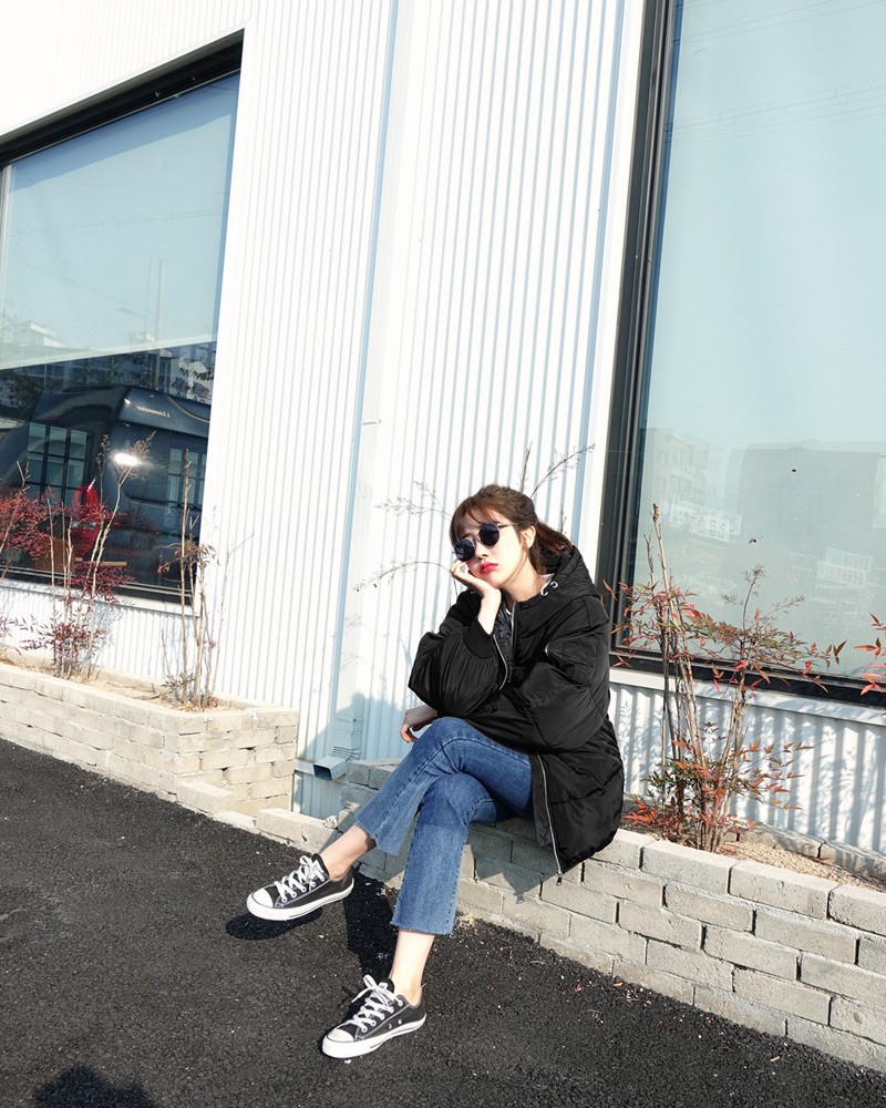 Năm nay nếu định sắm skinny jeans, bạn đừng mua loại bó chịt mà hãy chọn dáng ôm vừa phải như thế này mới là đúng mốt 2018 - Ảnh 9.