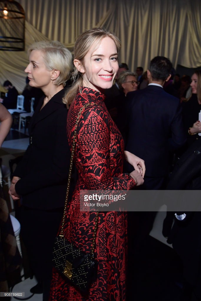 Dự show Dior, Song Hye Kyo may mà quá đẹp mới đỡ được style sến khó tả - Ảnh 8.