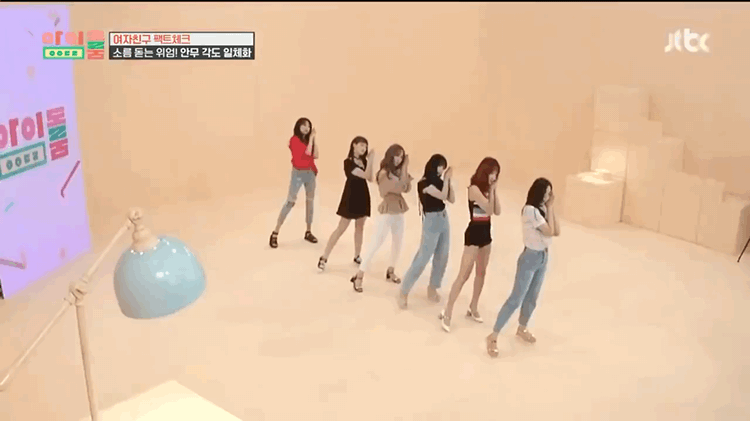 GFRIEND thực hiện vũ đạo đồng nhất: Xem từ hướng nào cũng thấy đều tăm tắp như một - Ảnh 1.