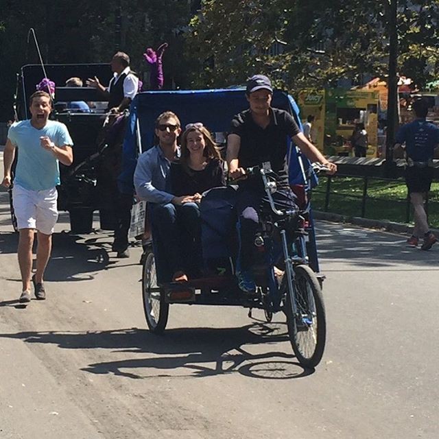 Bạn b&egrave; cưới hết cũng chẳng sao, l&agrave;m th&aacute;nh k&eacute; như anh ch&agrave;ng n&agrave;y kể ra cũng vui! - Ảnh 2.