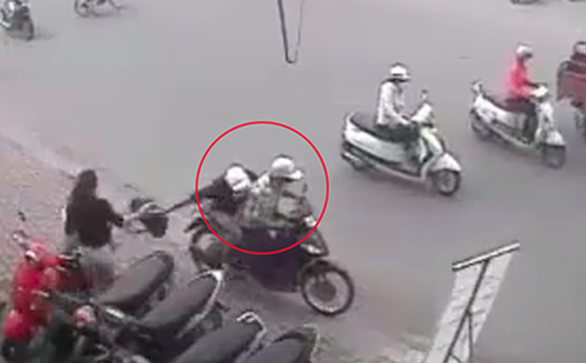 Nghi cướp táo tợn tại Vũng Tàu: Dùng búa đập đầu người đi đường, bắt cóc, lấy tài sản - Ảnh 1. Nghi cướp táo tợn tại Vũng Tàu: Dùng búa đập đầu người đi đường, bắt cóc, lấy tài sản - Ảnh 1.
