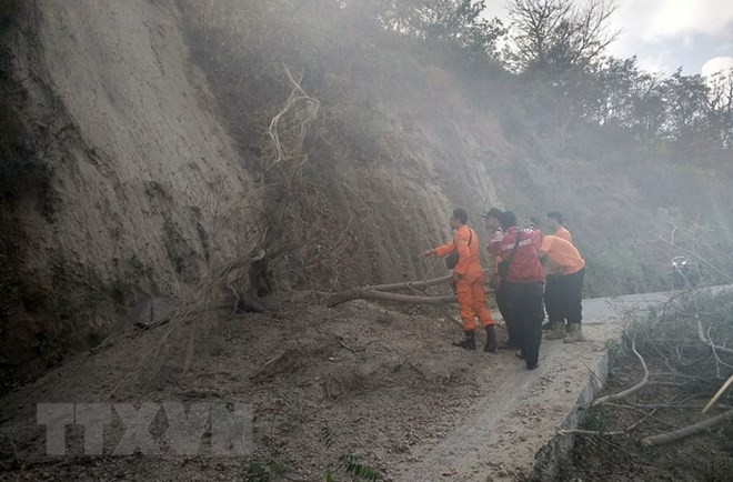 Indonesia: Đảo Lombok liên tiếp hứng chịu các trận động đất - Ảnh 1.