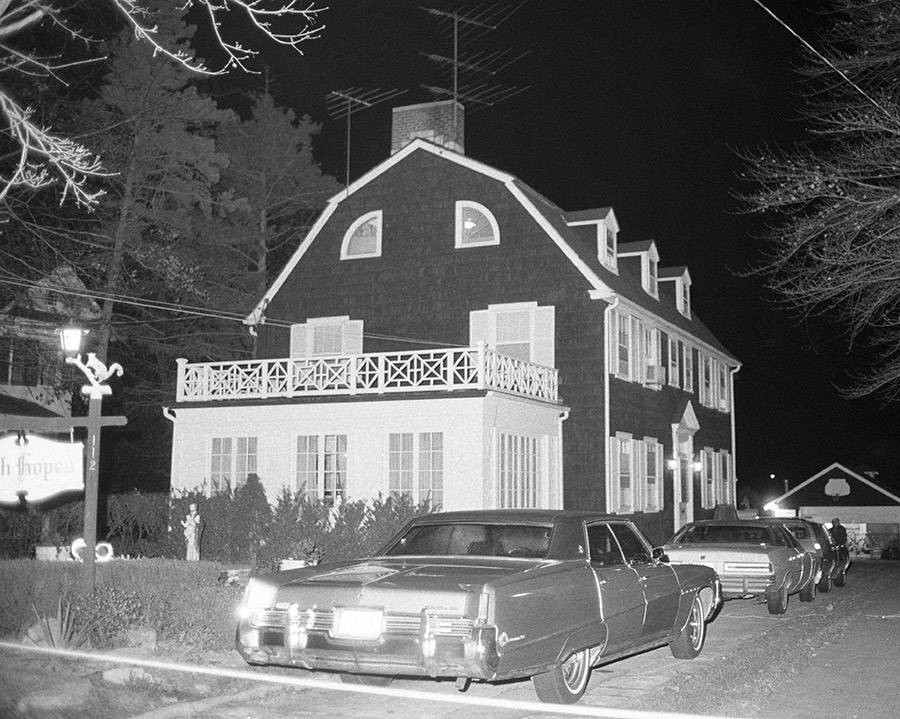 Thảm kịch con trai cả giết 6 mạng người nhà trong đêm biến Amityville trở thành ngôi nhà ma nổi tiếng nhất thế giới - Ảnh 1.