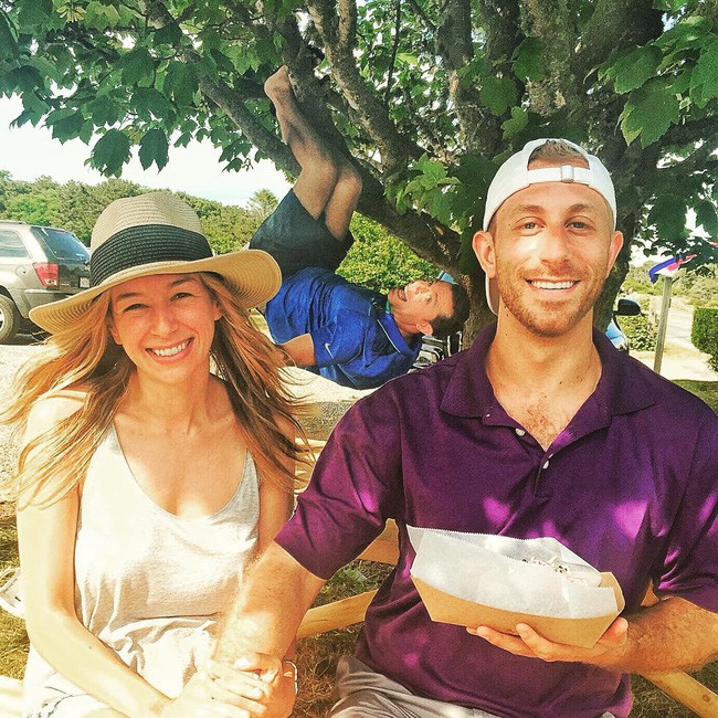 Bạn b&egrave; cưới hết cũng chẳng sao, l&agrave;m th&aacute;nh k&eacute; như anh ch&agrave;ng n&agrave;y kể ra cũng vui! - Ảnh 14.