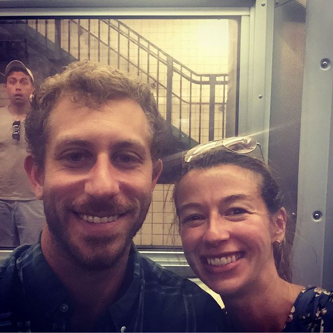 Bạn b&egrave; cưới hết cũng chẳng sao, l&agrave;m th&aacute;nh k&eacute; như anh ch&agrave;ng n&agrave;y kể ra cũng vui! - Ảnh 16.