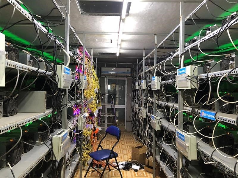 Trước khi sụp đổ, Sky Mining tung chiêu tặng xe sang - Ảnh 3.