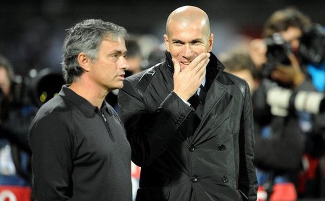 Chán nản với Mourinho, Man United cầu viện Zidane - Ảnh 1.