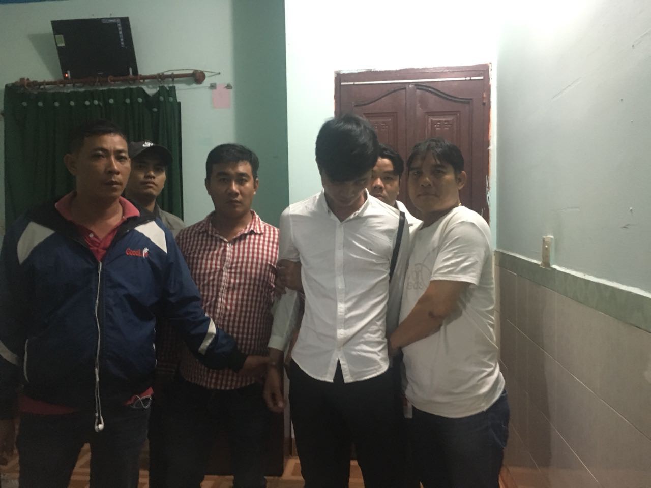 Vào làm công ty được 1 ngày, nam thanh niên trộm vàng, tiền bỏ trốn - Ảnh 2.