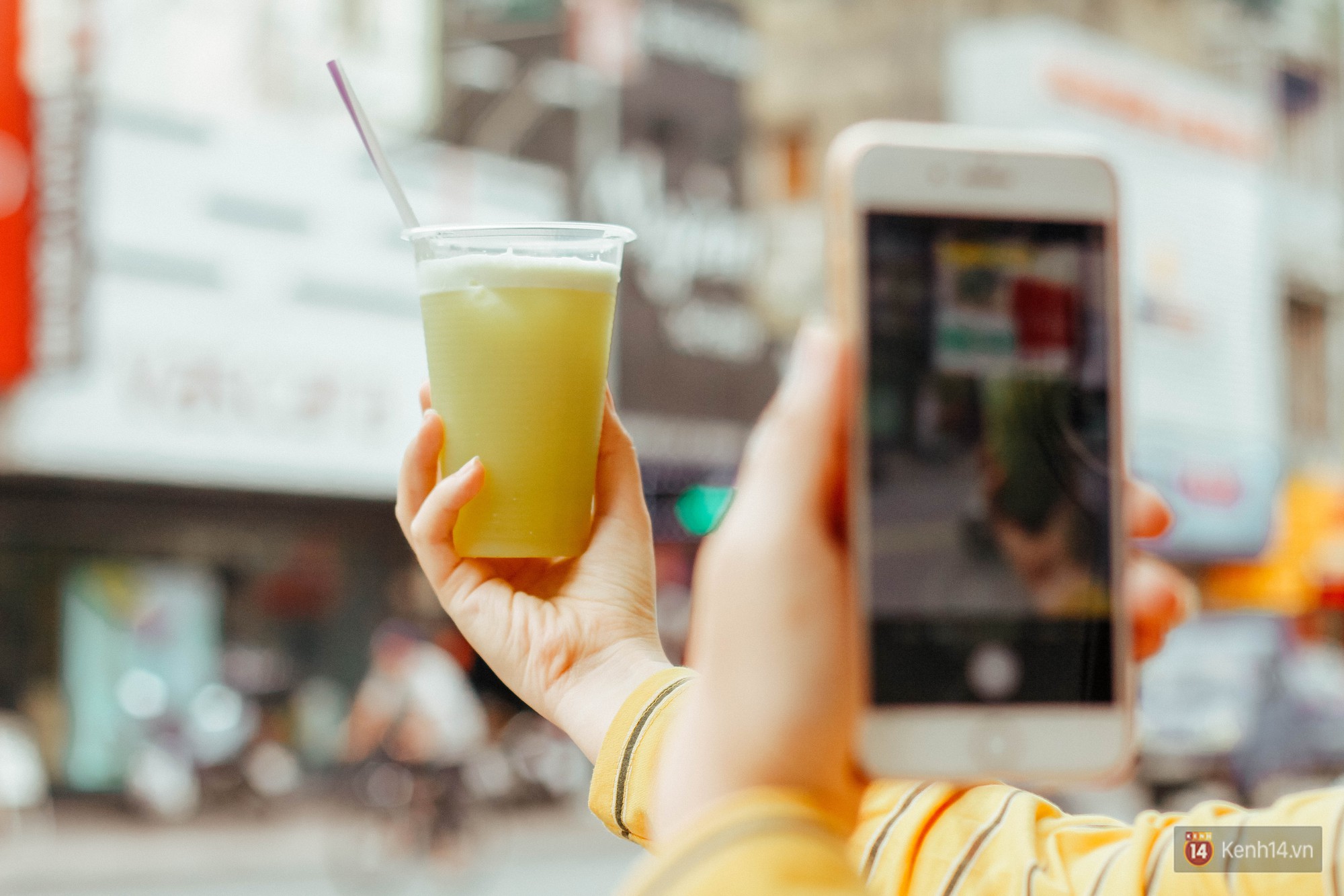 Nước mía ở đâu cũng có, nhưng để tồn tại hơn nửa thế kỉ thì hàng nước mía này thực sự có bí quyết lạ - Ảnh 8. Nước mía ở đâu cũng có, nhưng để tồn tại hơn nửa thế kỉ thì hàng nước mía này thực sự có bí quyết lạ - Ảnh 8.